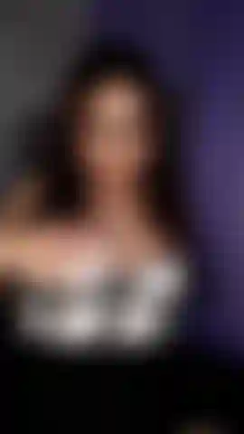 Bonjour, mes gros seins et mon gros clitoris veulent vous dire bonjour. #Poilue #chattepоilue.