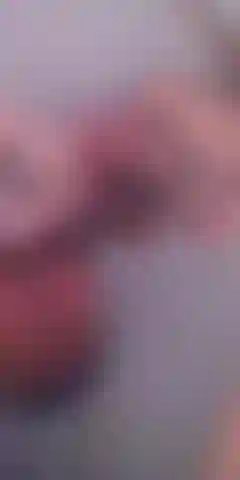 Un homme qui éjacule (pas d'éjaculation qui éjacule).