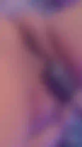 Ma chatte en gros plan vibre avec ma baguette~.