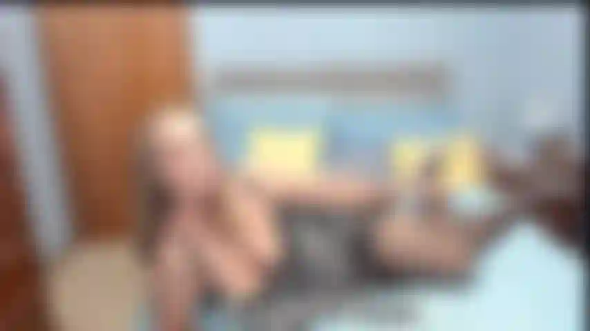 Dirtytalk-stockingtease-ass-joi- taquine avec mes longues jambes en nylons noirs pendant que je parle sale en donnant joi.