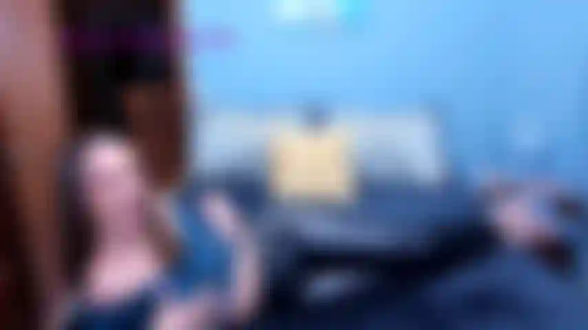 Milfteasesinblueleather-asseatingjoi- je te taquine en portant un pantalon en cuir bleu, puis je le baisse et je te dis de me bouffer le cul et de te branler dessus.