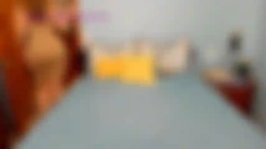 Nylonlegsbj-taquine avec mes collants puis suce un gode pour toi.