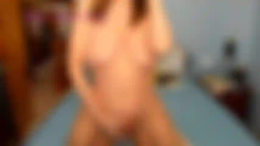 Ridingbouncingbeggingforcum-je monte sur mon jouet et regarde mes seins rebondir et mon cul rebondir puis je supplie pour ton sperme.