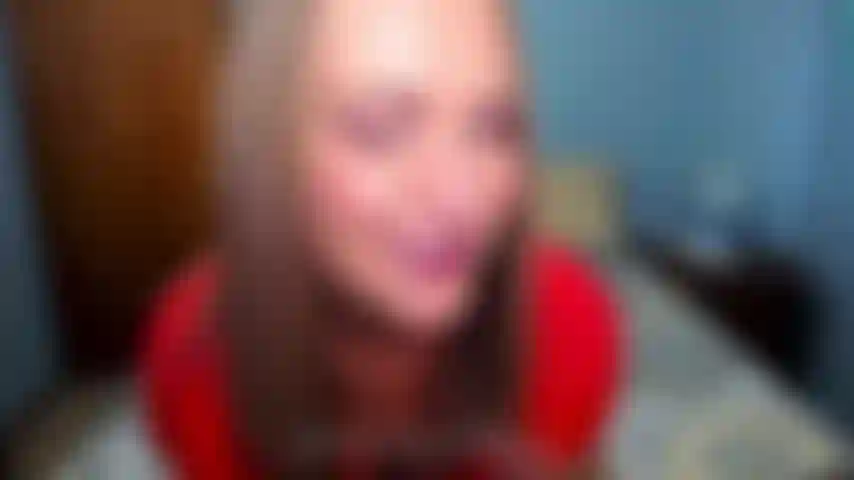 Une salope qui parle sale chevauche un jouet - regarde-moi jouer un rôle en prétendant que tu me baises et je te chevauche pendant que mon mari entre, je l'humilie et te dis de venir en moi pendant qu'il regarde.