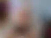 Un jeu de rôle coquin dans lequel je suis ma "belle-mère" ou je porte des collants noirs transparents, je parle sale et je t'encourage avec joi et des paroles cochonnes à "caresser pour ta belle-mère" et à jouir sur mon gros cul.