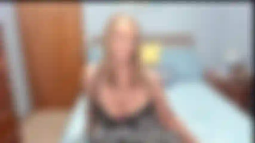 Friendsmomroleplay-toyfucking- vidéo chaude de moi en tant que maman de ton amie, te séduisant comme une salope. Un putain de jouet, des propos grossiers, joi.