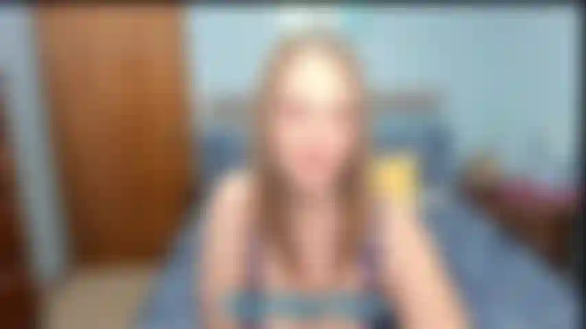 Chat vidéo de dirty teacher - mme roni a un élève qui est censé discuter par vidéo pour un crédit supplémentaire, mais à la place, il décide de s'exposer sur le chat et de se branler pour elle.