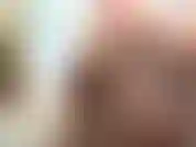 Amatrice de fétichisme des pieds nus. Je me frotte les pieds avec de l'huile et je mets sur ton visage en t'encourageant à jouir dessus.