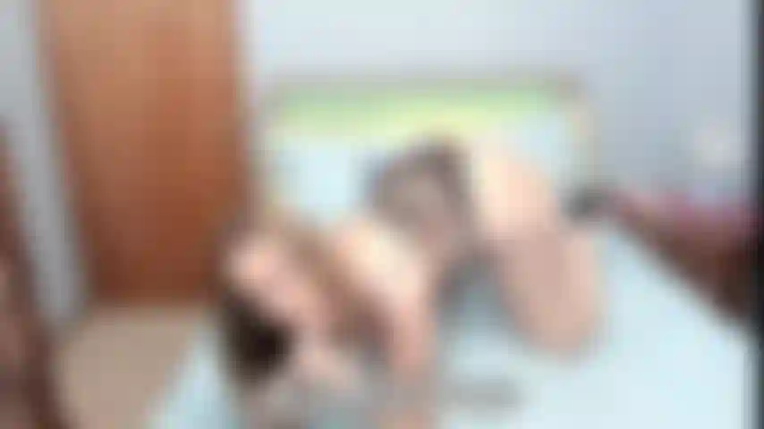 Bestfriendsmombj & putain de jeu de rôle - vous avez toujours eu un faible pour la mère de votre meilleure amie et aujourd'hui, elle vous séduit d'abord avec son gros cul et sa pipe, puis supplie de se faire baiser.