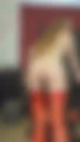 Je joue en bas de cuisse rouges.