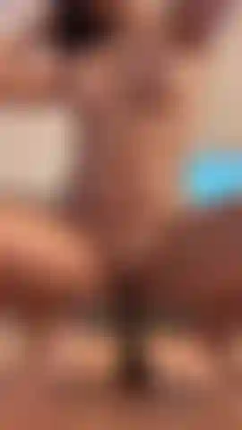 Une courte vidéo où je chevauche une grosse bite noire 😋.