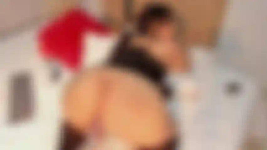 Mon gros cul profite de tes délicieuses vibrations.