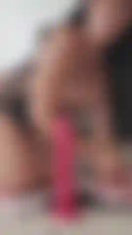 I like to suck my vibrator and feel my fluids when fucking me