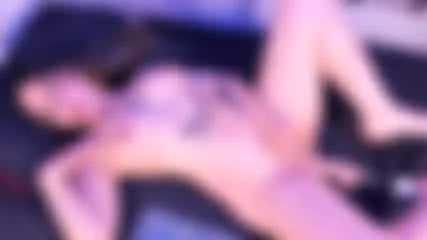 Joue avec ma machine à baiser.