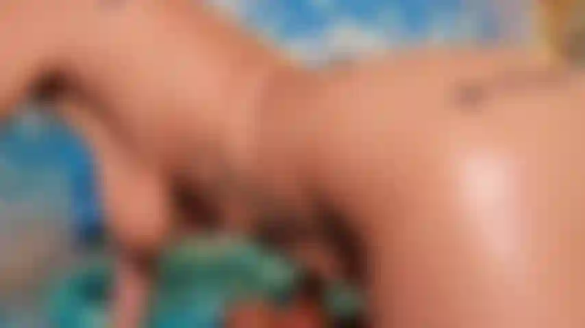 Un gros cul rebondissant sur une bbc.