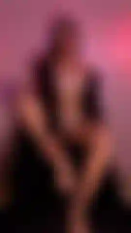 Every gesture reveals power and control. Latex as a manifestation of elegance and absolute dominance.