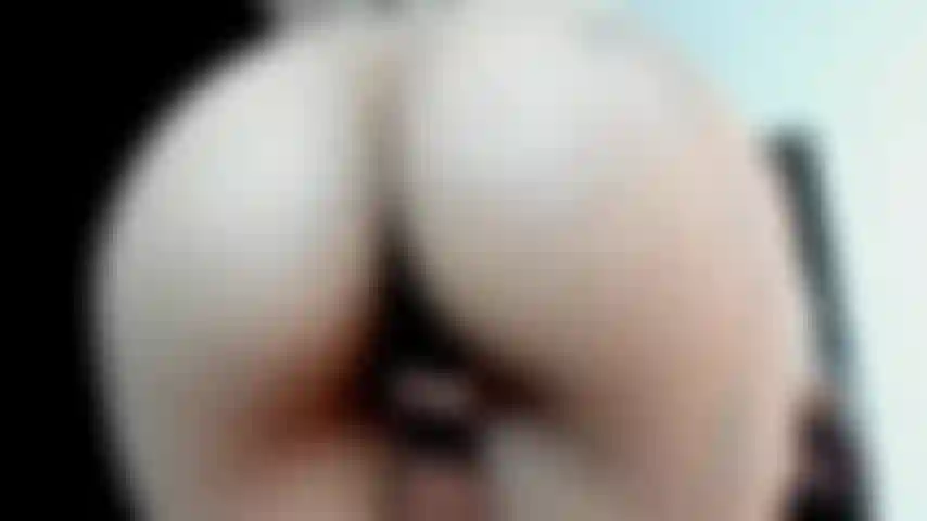 J'adore ma chatte et mon gros cul.