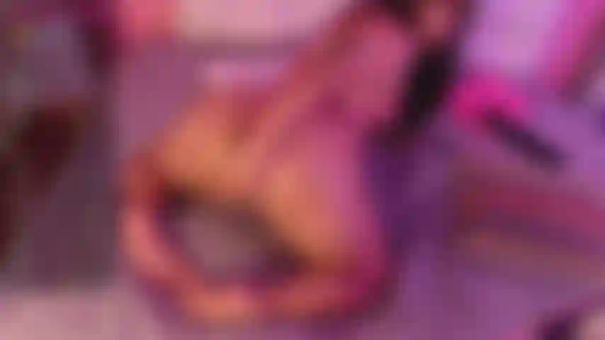 J'aimerais faire rebondir mes fesses sur ton visage.