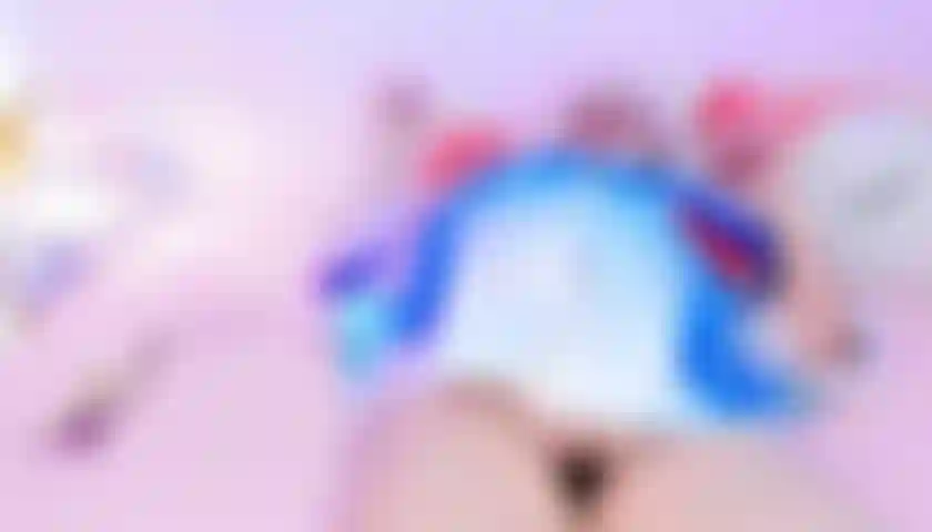 9 month pregnant cute girl with gawr gura cosplay has contractions while fucking her huge 38 cm dildo, she moans a lot and feels good (30 min)