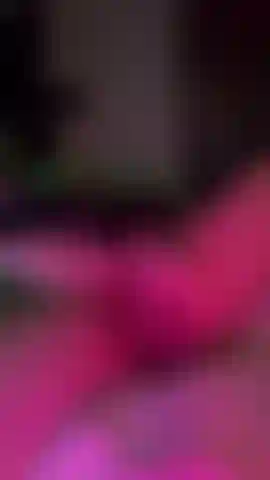 Je baise ma chatte avec mon gode de 8 pouces.