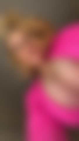 Je baise mon gode en position cowgirl et je joue avec mes gros seins.