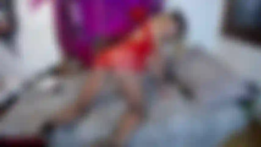 ( Ita) gorge profonde + robe rouge giclée.