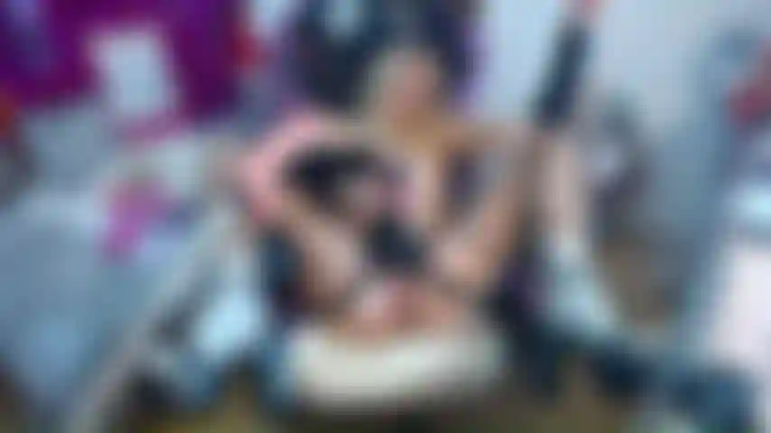 Strap_on_dripping_cum_on_my_pussy_no parlant.