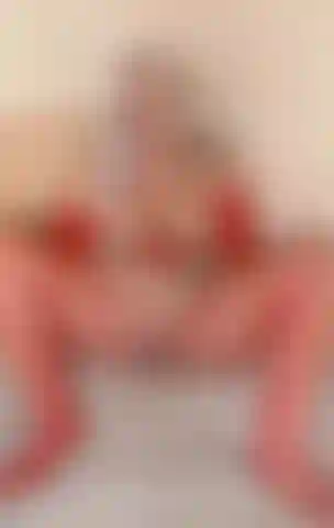 Finger fucking my pussy making it nice and wet ready to take your cock😝 How many fingers can I take😅