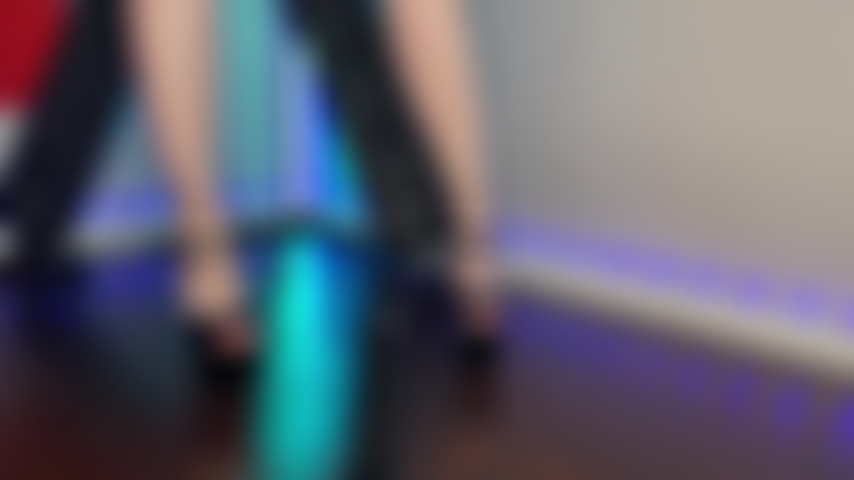 Trompée par mes pieds de déesse.