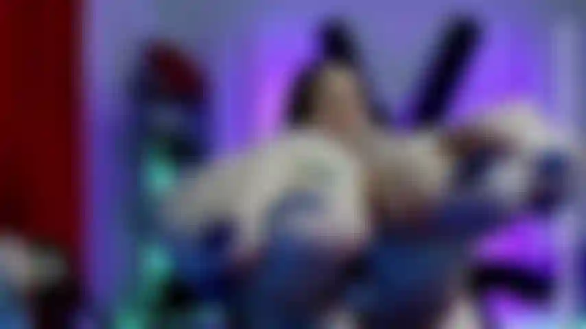 J'adore ces orteils et ces semelles malodorantes.