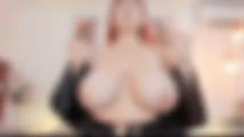 Je te veux tout entière sur mon visage et mes seins.